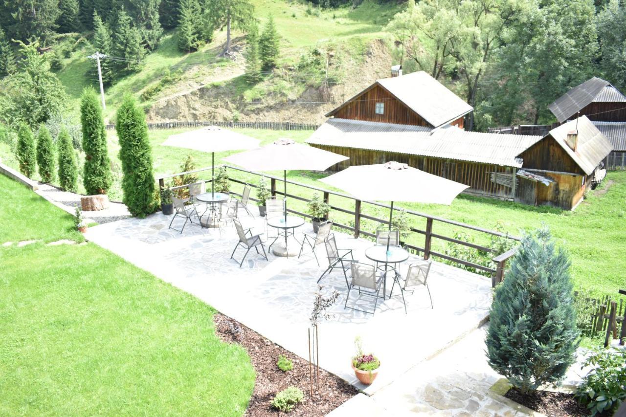 Villa Clematis House Voroneț Exterior foto
